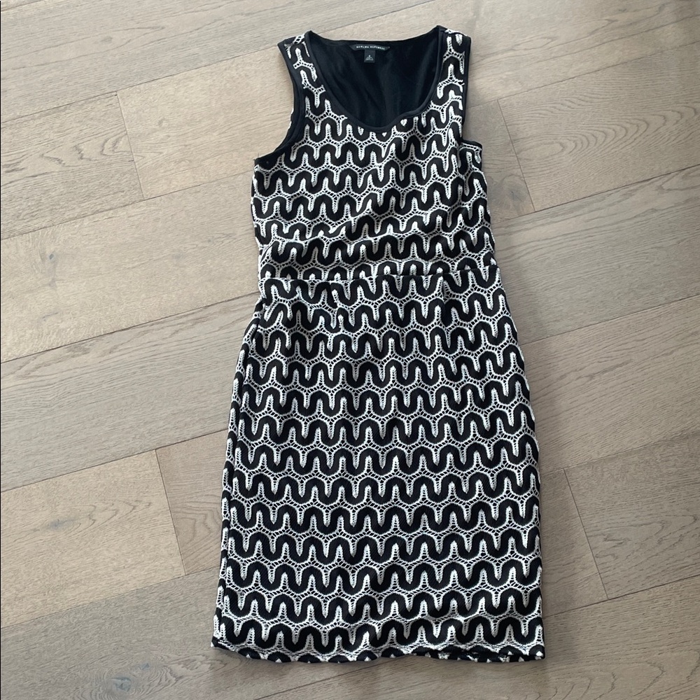 Banana Republic Black and White Wave Pattern Midi Dress